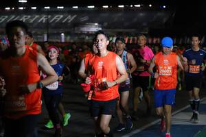 BIB: 70116, 089, 20603, 3957, 986
                            <button type="button" onclick="openModal(11465663)" class="btn btn-primary btn-sm float-right btn-popup" data-toggle="modal" data-target=".modal-high-quality">
                        <i class="fas fa-shopping-cart"></i> Add to Cart
                    </button>
                                            <button type="button" onclick="isThisMe(11465663, true)" class="btn btn-success btn-sm float-right btn-popup btn-isme hidden" data-toggle="tooltip" data-placement="bottom" title="นี่คือรูปของคุณใช่ไหม คลิกที่นี่เพื่อเอาเข้าอัลบั้ม">
                        <i class="fas fa-plus"></i> Add to album
                    </button>
                    <button type="button" onclick="isThisMe(11465663, false)" class="btn btn-warning btn-sm float-right btn-popup btn-isnotme hidden">
                        <i class="fas fa-ban"></i> Remove from album
                    </button>